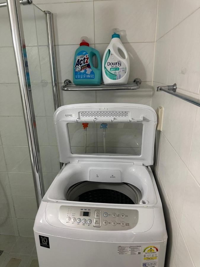 Hongdae Guesthouse 1Min From Hongik Uni Station Exit #1 首爾 外观 照片