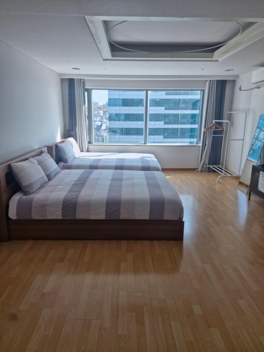 Hongdae Guesthouse 1Min From Hongik Uni Station Exit #1 首爾 外观 照片
